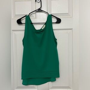 E hanger M Green Top Size S